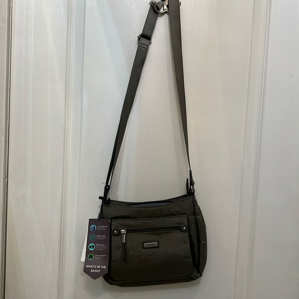 Baggallini NWT wallet included